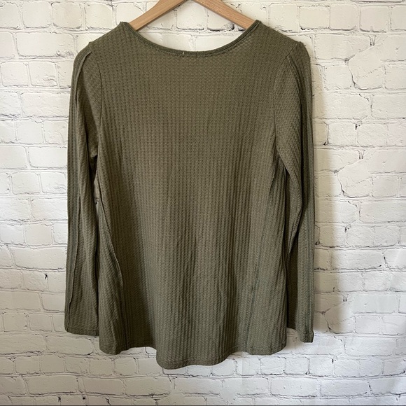 O’Neill Long Sleeve Waffle Knit Top Mickey Green Size Medium NWT - Picture 6 of 13